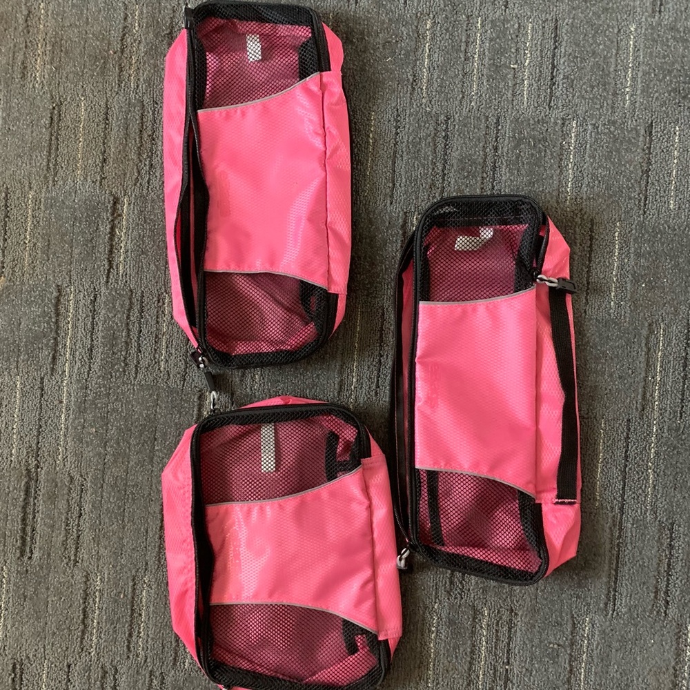 Luggage organizer